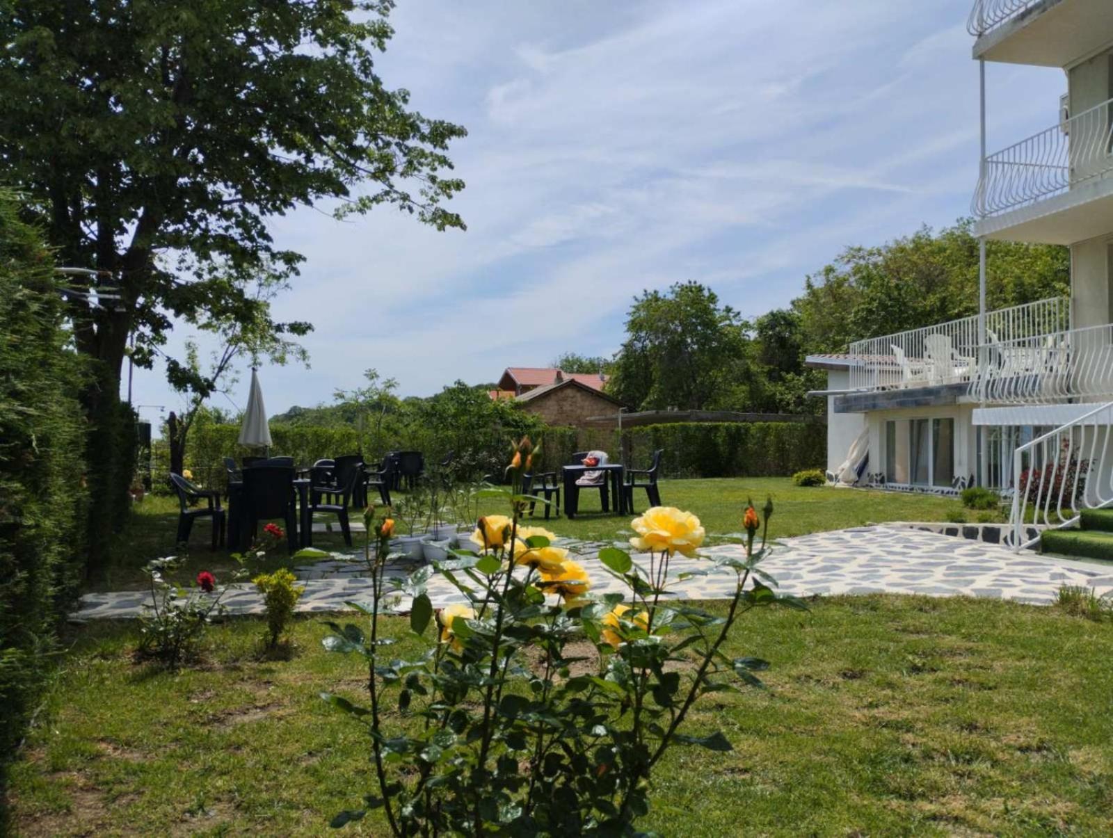 Simada Blue guest house Golden Sands Exterior foto